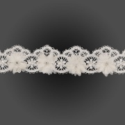 Кружево ажурное с объемными цветами в цвет кружева, украшено белыми бусинами и стразами, ширина 50 мм, намотка 10 ярдов, цвет шампань 