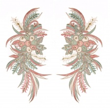 Аппликация пришивная с цветочным орнаментом, декорированная золотым глиттером, размер 145x310 мм