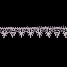 Кружево ажурное, нежная воздушная сеточка с фестонами по контуру, ширина 35 мм, цвет белый, намотка 15 ярдов 