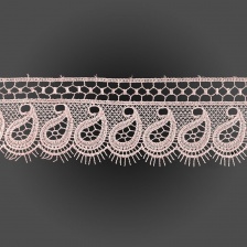 Кружево ажурное с "огуречным" орнаментом и ресничками по фестончатомы краю, ширина 75 мм, цвет пыльно-розовый, намотка 15 ярдов