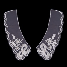 Воротник пришивной из тонкого капрона с цветочной вышивкой, украшенный пайетками и стразами, размер 210х80 мм