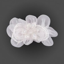 Аппликация с элементами из бисера, цвет белый, украшена бисером разного размера, размер 70х50 мм