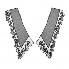 Воротник пришивной двухслойный из тонкого капрона, по внешнему контуру ажурная вышивка в тон основы, размер 275х110 мм 