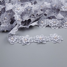 Цветочки из капроновой ленты, ширина 55 мм, намотка 20 ярдов, цвет серый (№ 32)+белые бусины