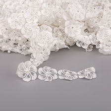 Кружево "Цветочки" на капроновой ленте, ширина 35 мм, цвет белый+белые бусины, намотка 20 ярдов