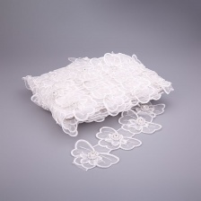 Кружево "Бантики" на капроновой ленте со стразами, ширина 65 мм, цвет белый, намотка 15 ярдов