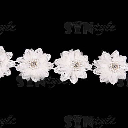 Кружево "Цветочное", ширина 45 мм, цвет белый, белые бусины и стразы, намотка 15 ярдов фото 2