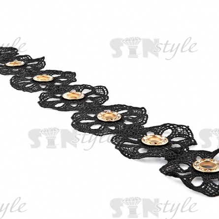 Кружево ажурное с цветочным орнаментом, украшенное золотыми люверсами и белыми стразами, ширина 60 мм, намотка 15 ярдов, цвет черный  фото 3