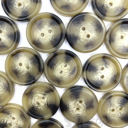 Пуговица пластиковая на два прокола, размер 32L, цвет темно-бежевый+черный фото 3