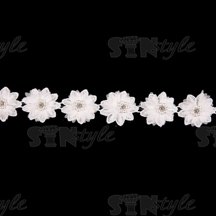 Кружево "Цветочное", ширина 45 мм, цвет белый, белые бусины и стразы, намотка 15 ярдов фото 3