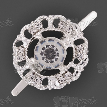Брошь металлическая, крепление усики, диаметр 20 мм, цвет серебро+белые стразы фото 1