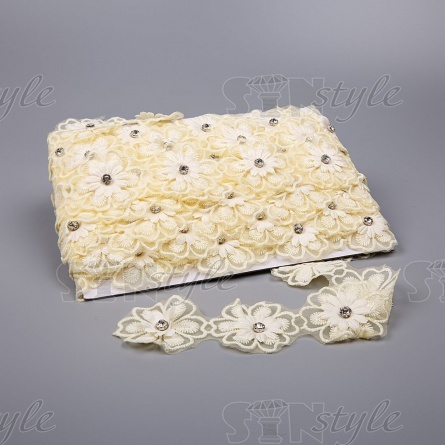 Кружево "Цветочное", ширина 50 мм, цвет шампань, стразы белые, намотка 10 ярдов фото 1