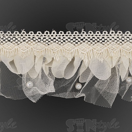 Сборка из сетки, задекорированная ажурным кружевом и бусинами, ширина 70 мм, цвет шампань, намотка 10 ярдов фото 2