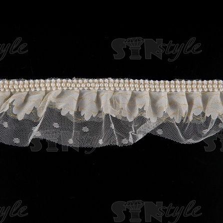 Сборка из сетки, задекорированная ажурной тесьмой с люрексом и бусинами в цвет кружева, ширина 65 мм, цвет шампань, намотка 15 ярдов  фото 3