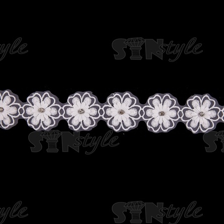 Кружево "Цветочное", ширина 50 мм, цвет белый, стразы белые, намотка 10 ярдов фото 3