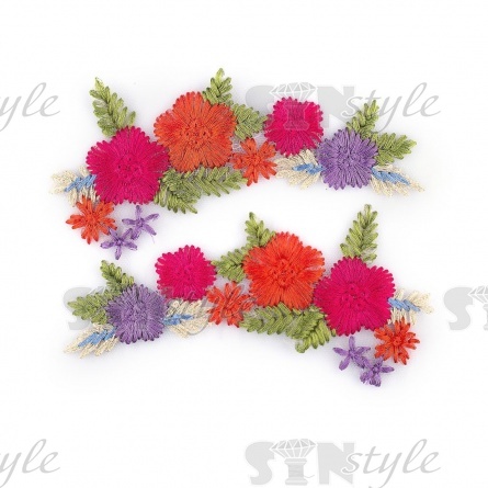 Вышитая аппликация на белой сетке, с цветами малинового, красного и сиреневого цвета, размер 75х170 мм фото 1