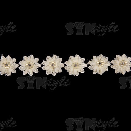 Кружево "Цветочное", ширина 45 мм, цвет шампань, белые бусины и стразы, намотка 15 ярдов фото 3