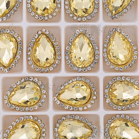 Стразы пришивные стеклянные в оправе, форма капля, цвет золото+желтый/белый, размер 10х14 мм фото 2