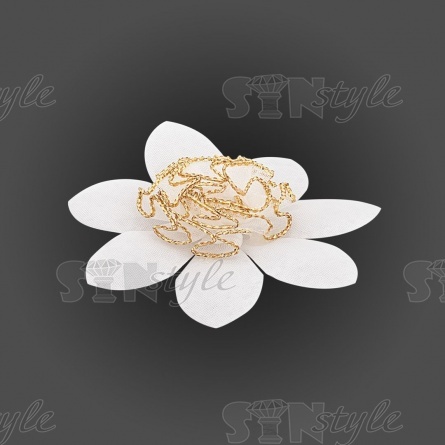 Цветочек из атласной и капроновой ленты, белый, диаметр 60 мм фото 2