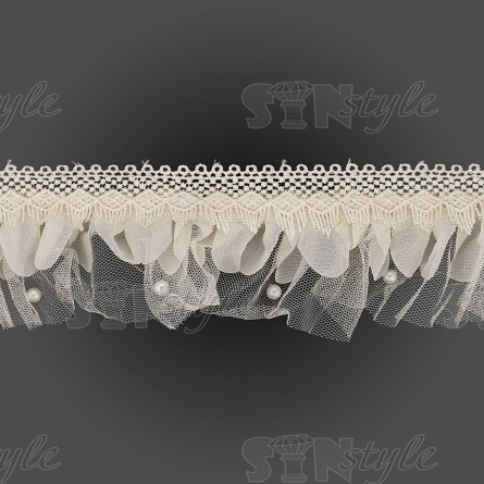 Сборка из сетки, задекорированная ажурным кружевом и бусинами, ширина 70 мм, цвет шампань, намотка 10 ярдов фото 1