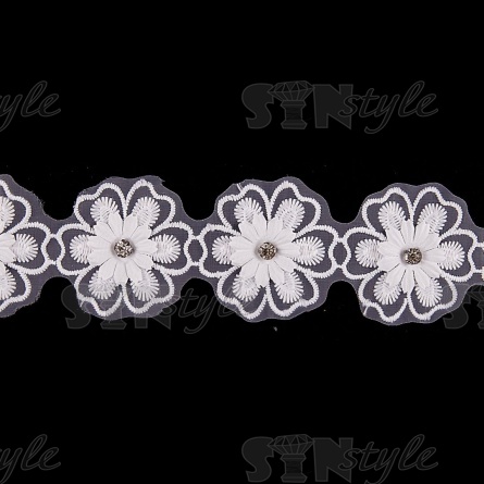 Кружево "Цветочное", ширина 50 мм, цвет белый, стразы белые, намотка 10 ярдов фото 2