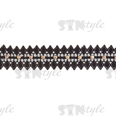 Тесьма с отделкой клепками, тонкая ажурная тесьма с клепками по всей длине изделия, ширина 35 мм, цвет черный/клепки золото, намотка 15 ярдов  фото 2