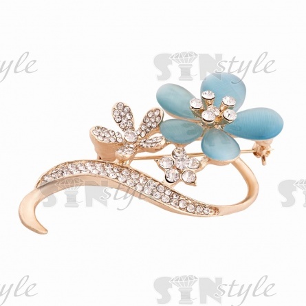 Брошь металлическая со стразами, застежка булавка, размер 33х58 мм, цвет золото+белый+голубой фото 2