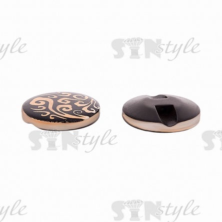 Пуговица пластиковая на полуножке, размер 28L, черная основа с золотым орнаментом фото 2