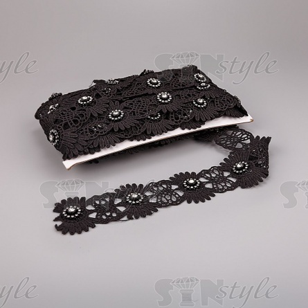 Кружево ажурное с отделкой, нежнейшее тонкое перепление гирлянды с цветочными мотивами со стразой в центре цветка, ширина 45 мм, намотка 10 ярдов, цвт черный фото 3