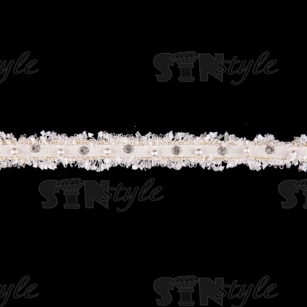 Тесьма букле белого цвета, расшитая белыми бусинами и стразами, ширина 30 мм, намотка 15 ярдов фото 1