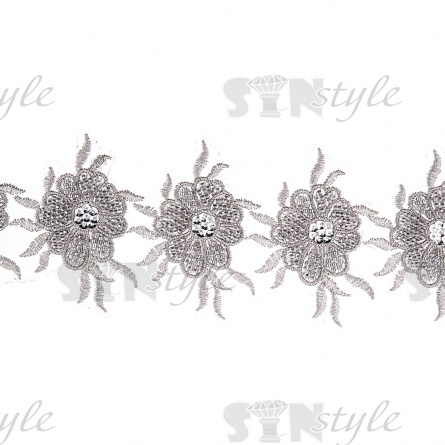 Кружево на сетке с цветочным орнаментом, расшитое пайетками и микробисером, вширина 75 мм, цвет серебряный, намотка 10 ярдов  фото 1