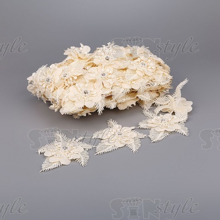 Кружево "Цветочное", воздушная цветочная гирлянда с белой стразой в середине цветка, ширина 80 мм, намотка 10 ярдов, цвет шампань  фото 1