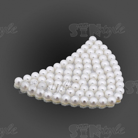 Аппликация "Ушки" из страз, на фетровой основе, размер 52 мм х 42 мм, цвет белый + белые бусины фото 2