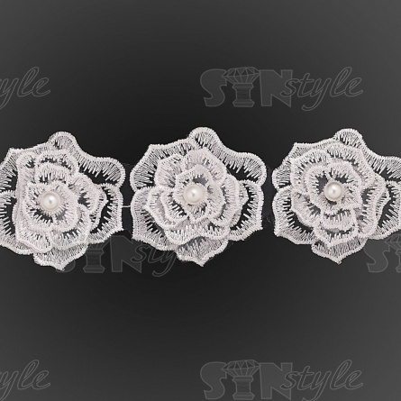 Кружево "Цветочки" украшено  бусиной, на капроновой ленте, ширина 55 мм, цвет белый (7), намотка 20 ярдов фото 3