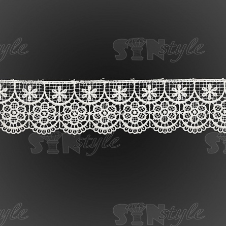 Нежное ажурное кружево с цветочным узором и фестоном по краю, ширина 45 мм, цвет кипенно-белый, намотка 15 ярдов фото 2
