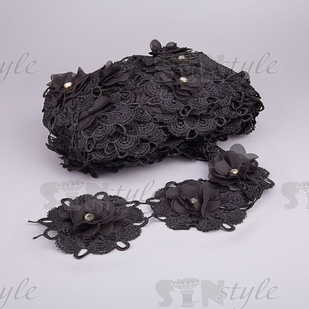 Кружево "Цветочное", на тонокой ажурной основе россыпь объемных цветов со стразой в середине каждого цветка,  ширина 90 мм, цвет черный, намотка 15 ярдов  фото 3