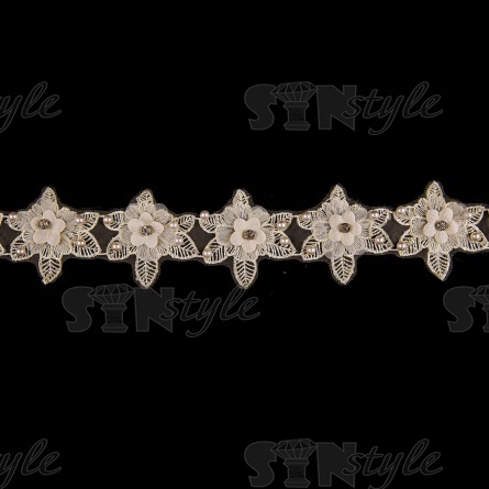 Кружево "Цветочное", ширина 60 мм, цвет шампань, декорировано бусинами в цвет кружева и белыми стразами, намотка 10 ярдов  фото 3