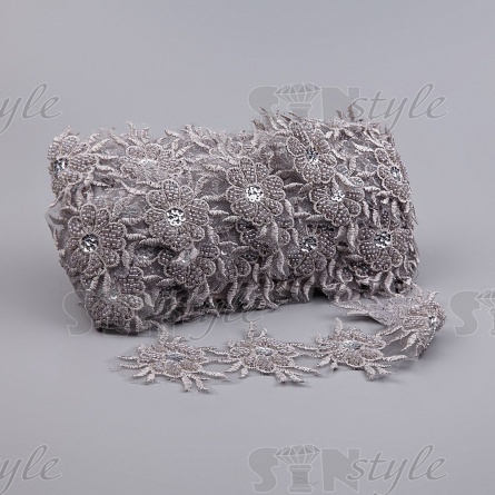 Кружево на сетке с цветочным орнаментом, расшитое пайетками и микробисером, вширина 75 мм, цвет серебряный, намотка 10 ярдов  фото 2