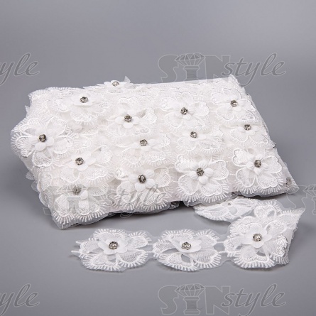 Кружево "Цветочное", ширина 55 мм, цвет белый, с белыми стразами, намотка 10 ярдов  фото 1