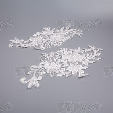 Аппликация кружевная пришивная, расшитая микробисером и пайетками, размер 355 мм х 170 мм, цвет белый фото 2
