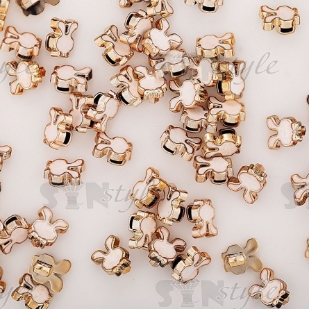 Пуговица пластиковая на ножке, в форме зайчика, размер 16L, золотая основа с белой эмалью фото 3