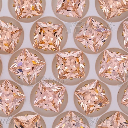 Стразы пришивные стеклянные в цапах, форма квадрат, цвет золото+персик, размер 12*12 мм фото 3