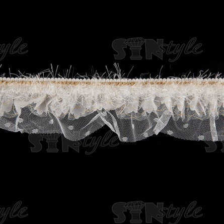 Сборка из сетки, задекорированная ажурной тесьмой с золотой цепочкой и пухом в цвет кружева, ширина 70 мм, цвет белый, намотка 10 ярдов  фото 3