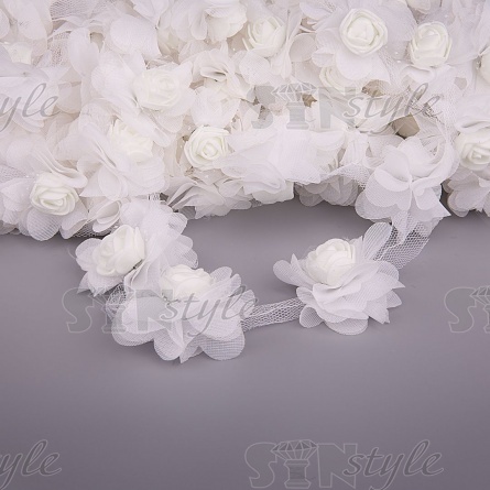 Кружево "Цветочки" на капроновой ленте, нежная цветочная гирлянда с объемными цветами, ширина 60 мм, цвет белый (65), намотка 10 ярдов фото 1