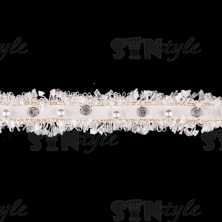 Тесьма букле белого цвета, расшитая белыми бусинами и стразами, ширина 30 мм, намотка 15 ярдов фото 2