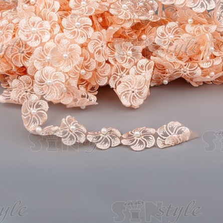 Кружево "Цветочки" на капроновой ленте, ширина 35 мм, цвет персиковый+белые бусины, намотка 20 ярдов фото 1