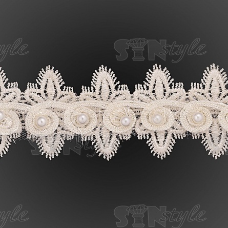 Кружево ажурное с отделкой,  на нежной ажурной основе россыпь бутонов розочек с бусиной в середине цветка, ширина 45 мм, намотка 15 ярдов, цвет шампань  фото 2