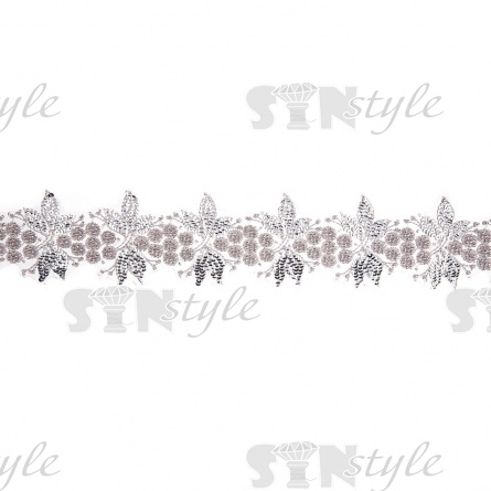 Кружево на сетке с растительным орнаментом, расшитое пайетками и микробисером, ширина 70 мм, цвет серебряный, намотка 10 ярдов  фото 3