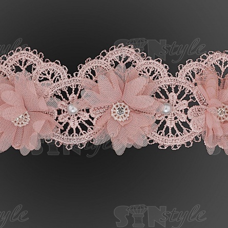 Кружево ажурное с объемными цветами в цвет кружева, украшено белыми бусинами и стразами, ширина 50 мм, намотка 10 ярдов, цвет грязно-розовый  фото 2