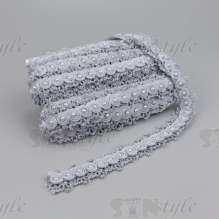 Кружево ажурное с отделкой нежными розочками из капрона с бусиной в середине цветка, ширина 35 мм, намотка 10 ярдов, цвет серый фото 3